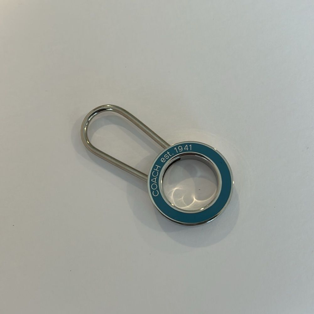 NWOT COACH Vintage Sky Blue Enamel Pinch Lock Locket Keychain FOB Purse Charm - Picture 6 of 6